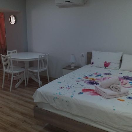 Boutique Apartment 17 Tbilisi ภายนอก รูปภาพ