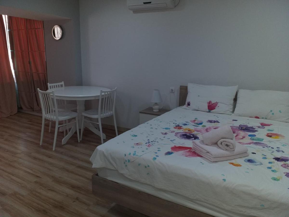 Boutique Apartment 17 Tbilisi ภายนอก รูปภาพ