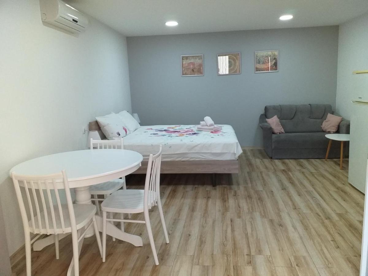 Boutique Apartment 17 Tbilisi ภายนอก รูปภาพ